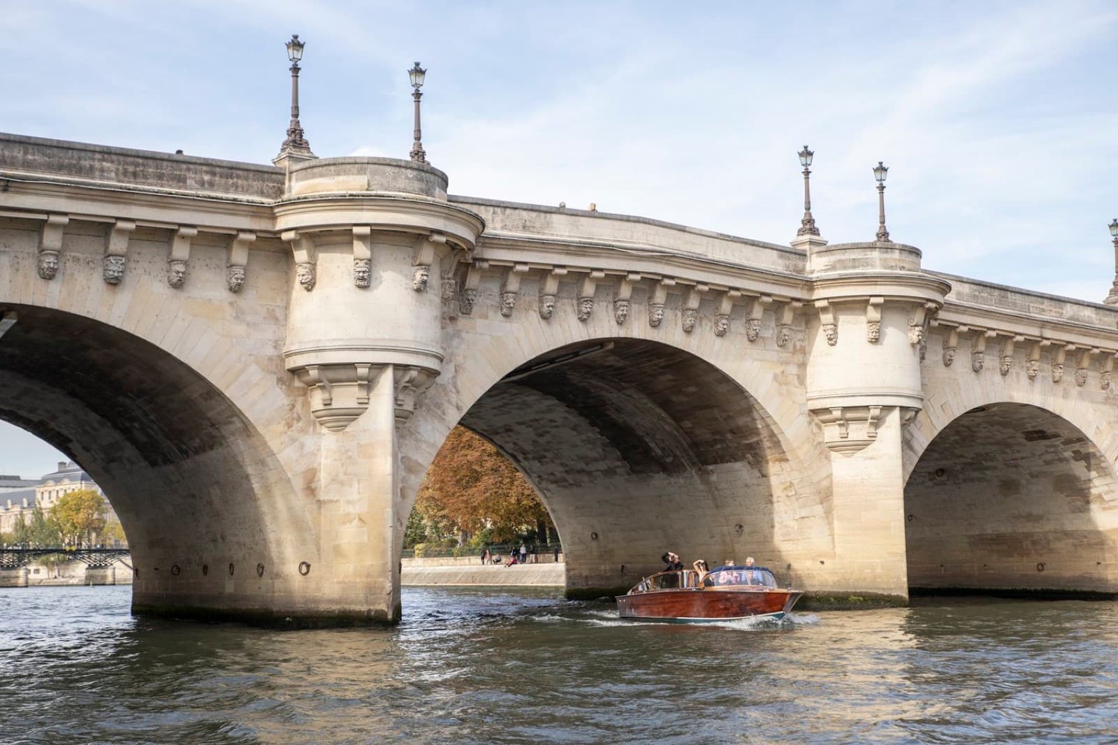 Le Pont-Neuf à Paris, photographie d'illustration pour une entreprise